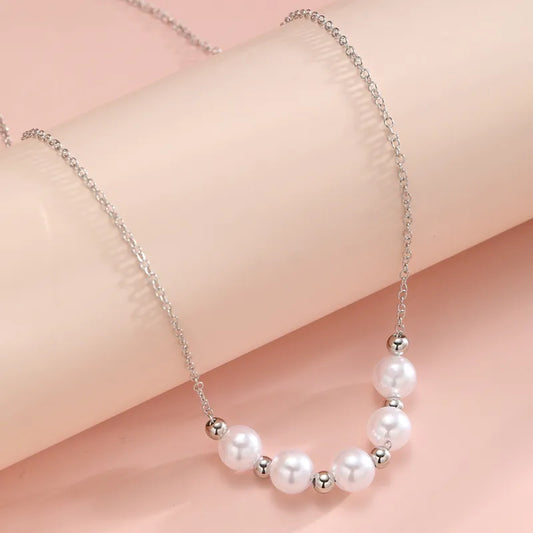 Silver necklace white pearls