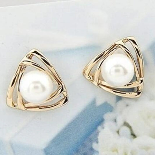 Triangle Pearl earring